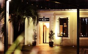 Hotel Le XIX